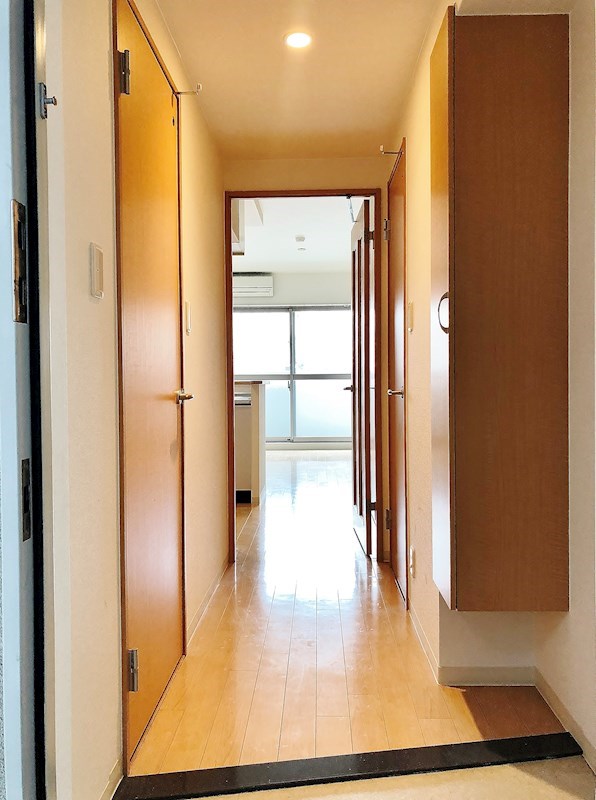 サクシード胤 玄関