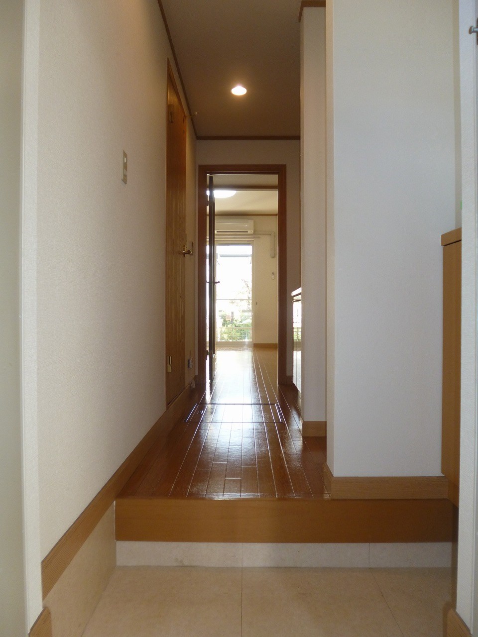 コンフォート三條 玄関