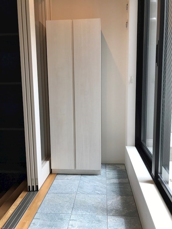 ロータス島津山 玄関