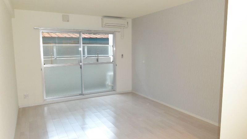 シェリール エヴァン リビング