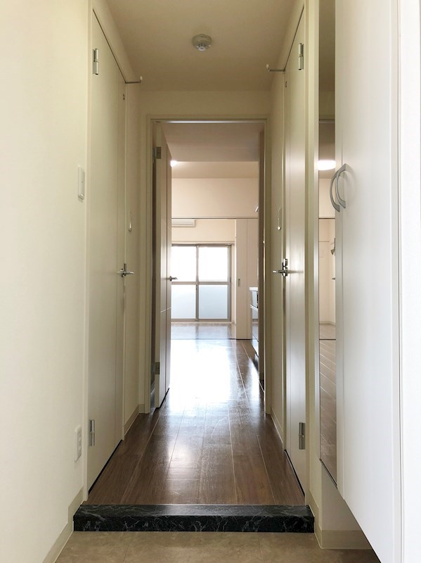 ツインアウルズ 玄関