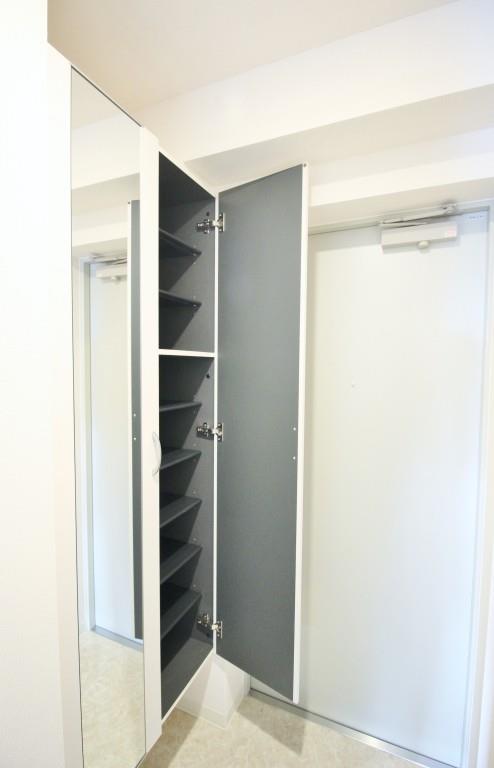 ディ・アミカル 玄関