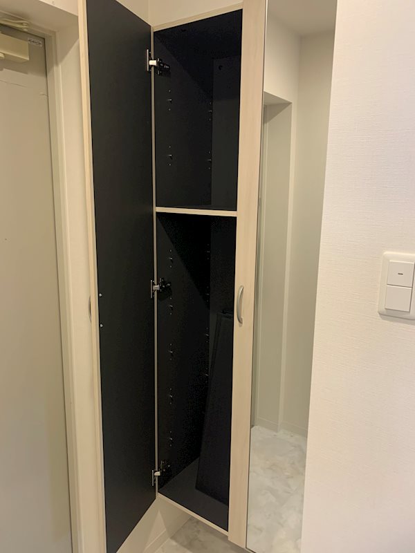 テ レジャンデール護国寺WEST 玄関