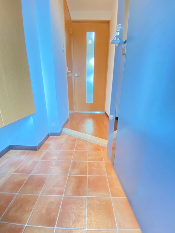 メゾンアズール 玄関