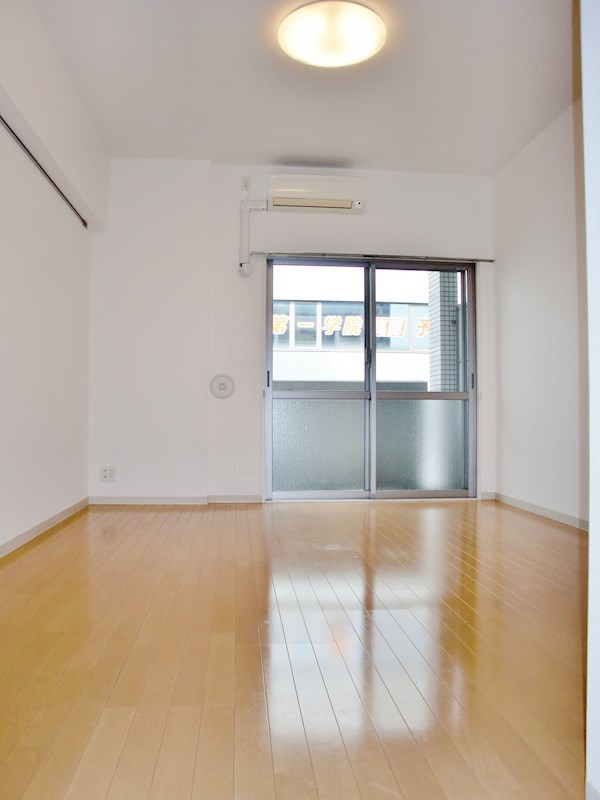 サンライズ・新町 大塚ビル リビング