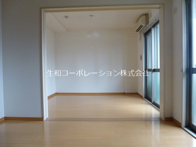 TOMODOAL 北梅田 ベッドルーム