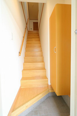 ヴェルドミール佐井 玄関