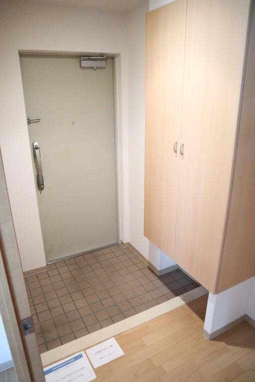 グランシャリオ(香里園) 玄関