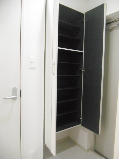 アズール西明石 玄関