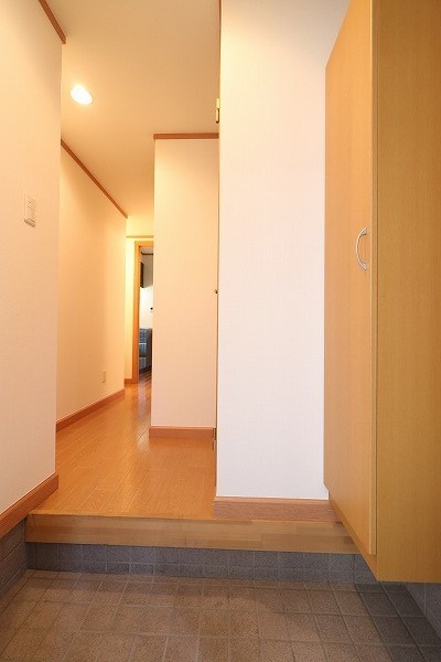 ヴェルドミール佐井 玄関