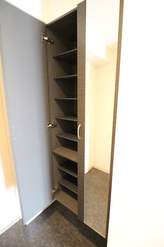 アベニール四天王寺 玄関