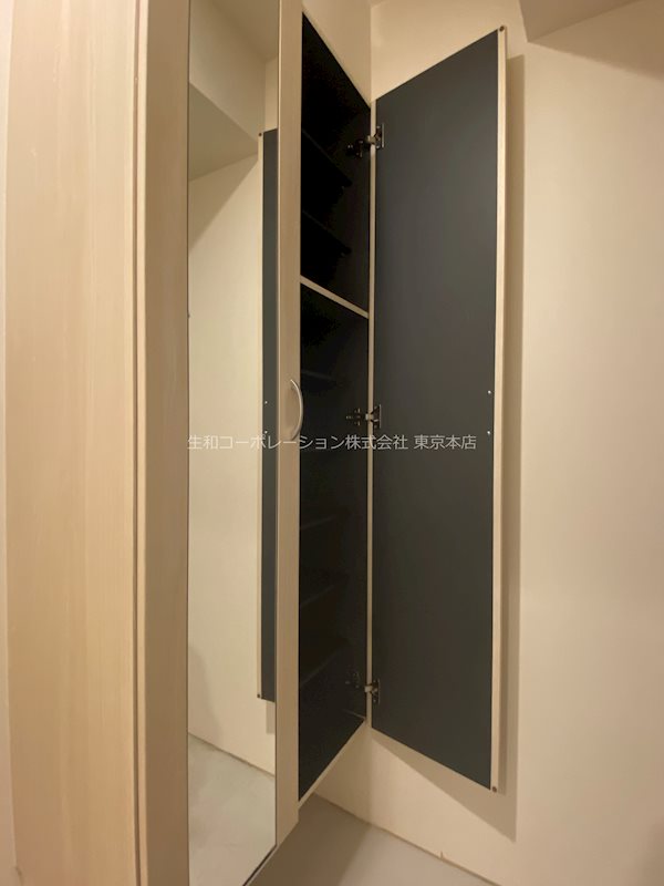 イーストワールド人形町 玄関