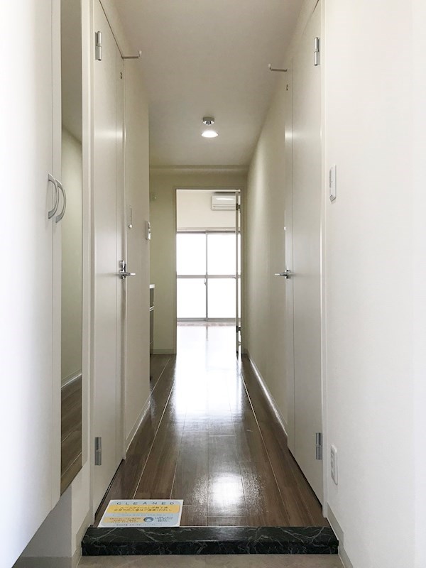 ツインアウルズ 玄関