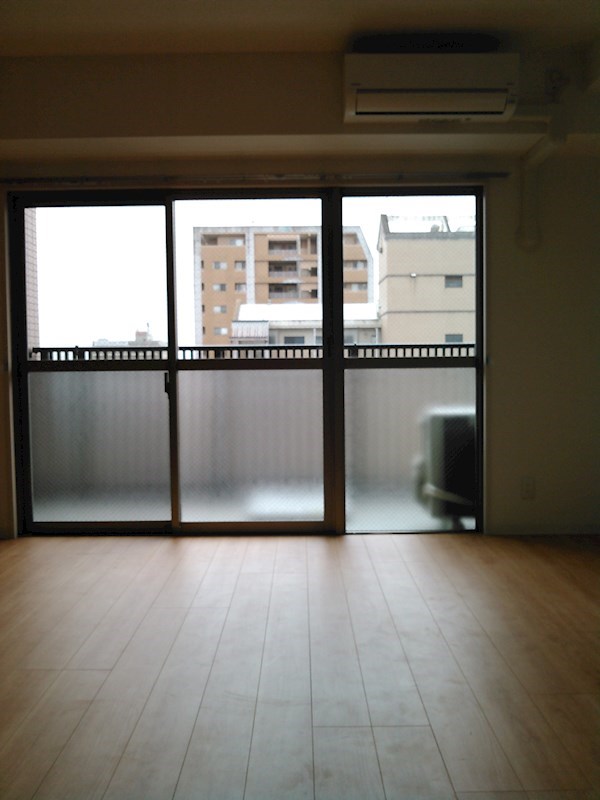 アクア チェントロ リビング