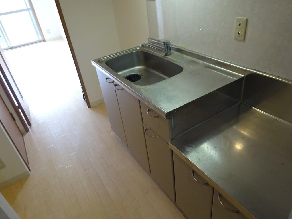 クローヴェーサウスタカハマ キッチン