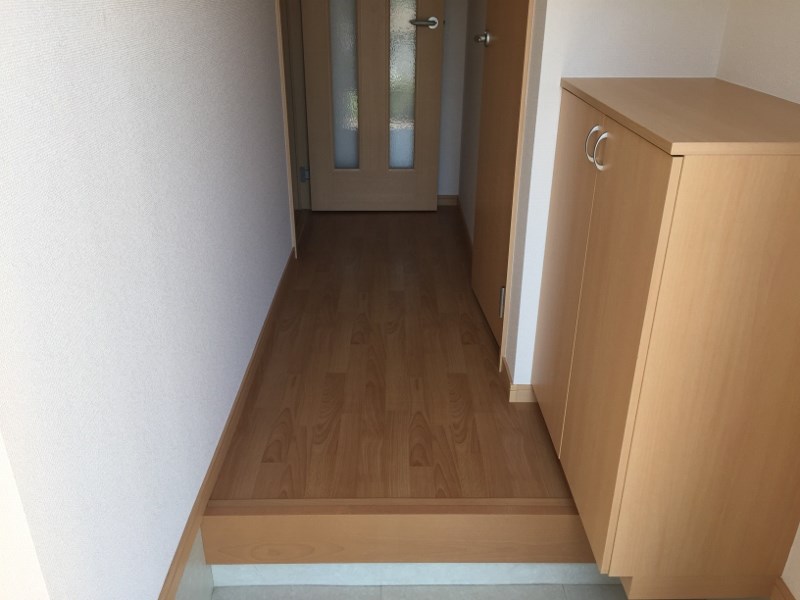 アーバン西町 玄関
