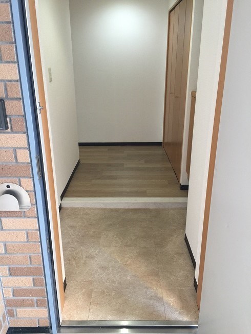 ベルナードサーモス 玄関