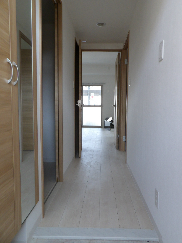 ホワイトアゲート博多 玄関