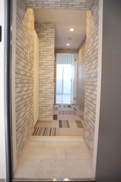 メゾニティ・クイーン阿波座 玄関