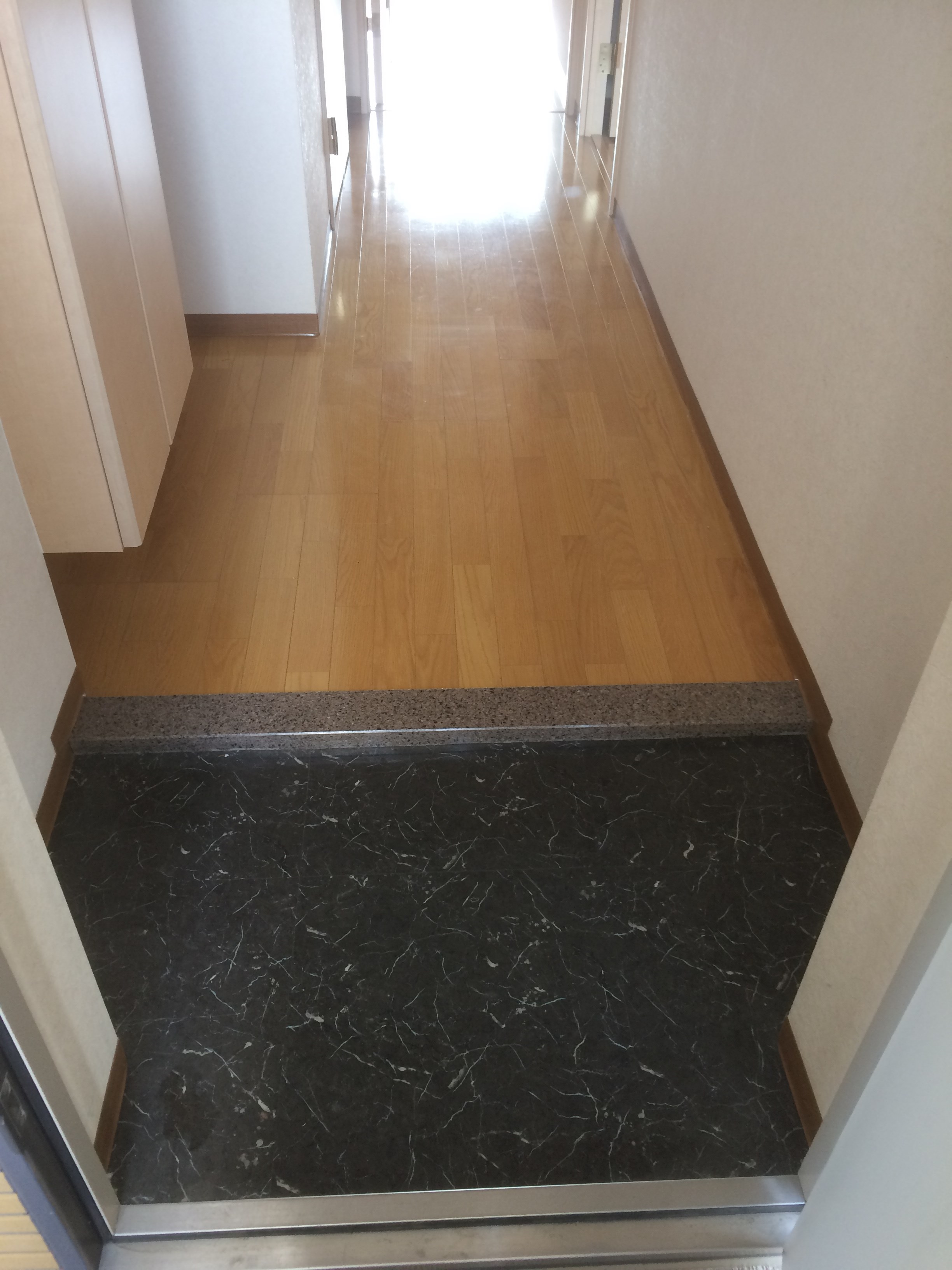 エレガン・レーヴ 玄関