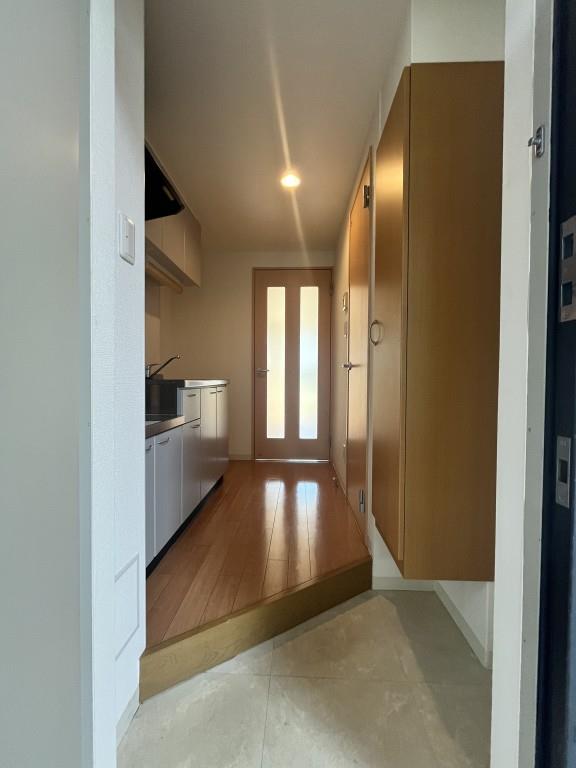 ナウトローネ 玄関