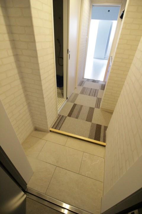 メゾニティ・クイーン阿波座 玄関