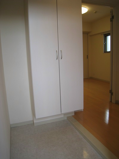 シャンブル蒔田 玄関