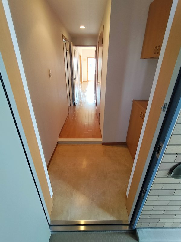 ﾍﾞﾙﾅｰﾄﾞｻｰﾓｽ 玄関