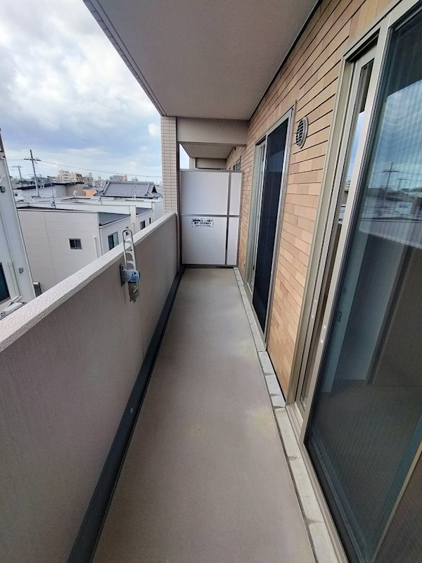 ﾍﾞﾙﾅｰﾄﾞｻｰﾓｽ ベランダ