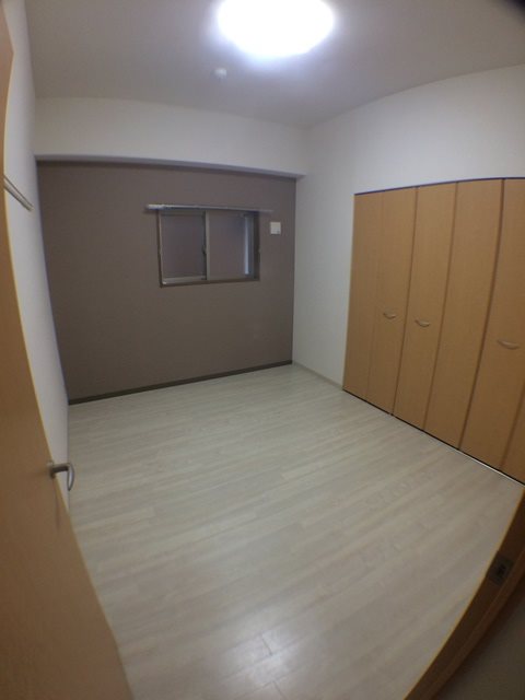 エル･イソベ三宮 ベッドルーム