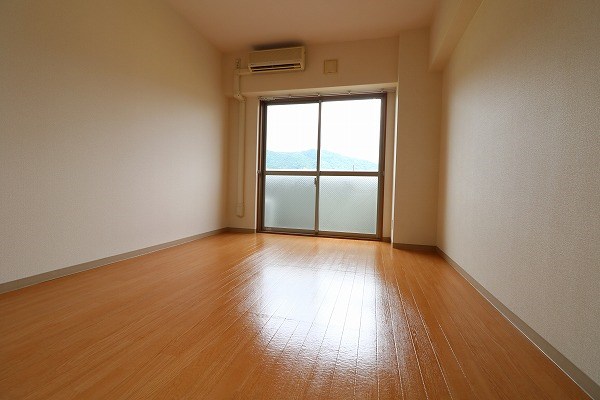 ソレアードさがの リビング