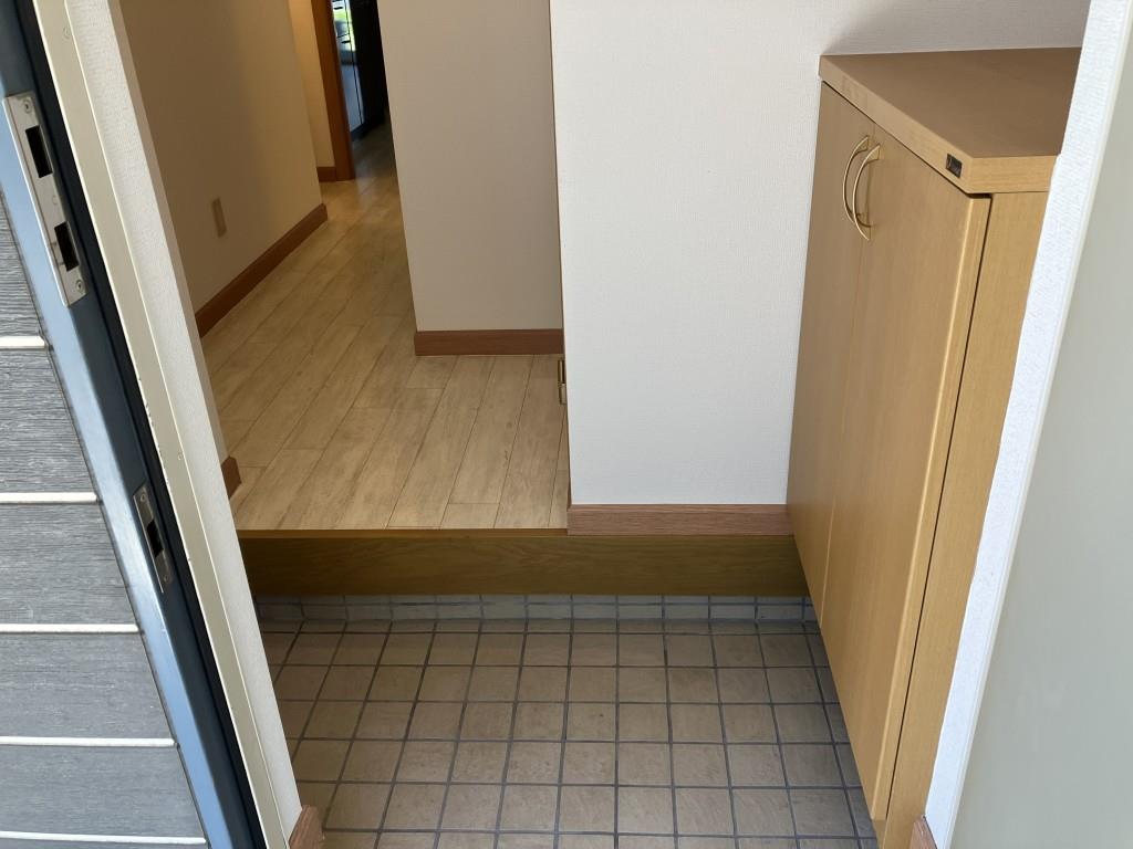 アジロガーデン 玄関