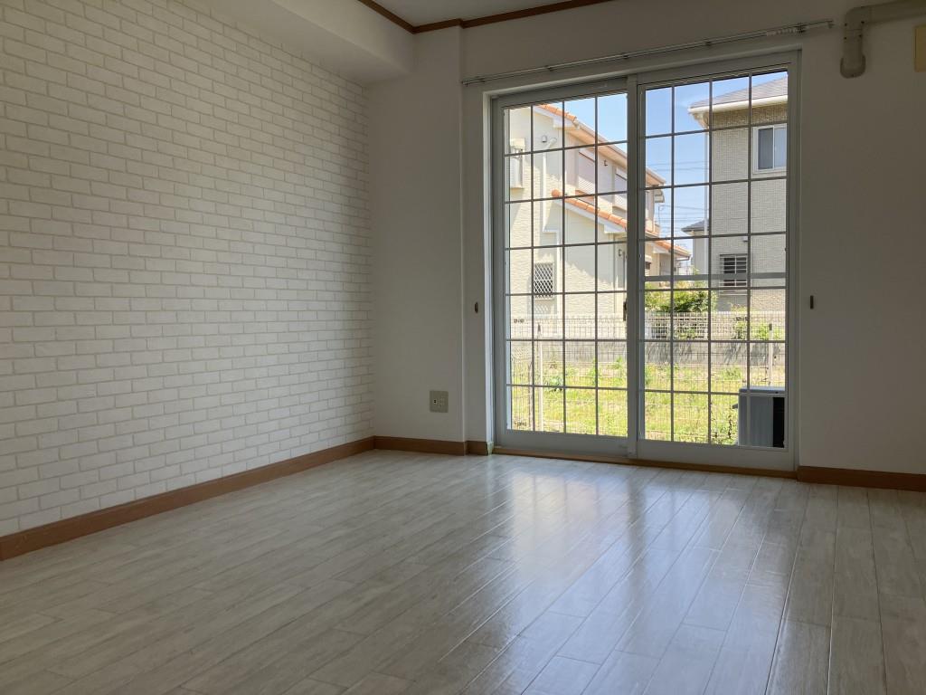 アジロガーデン リビング