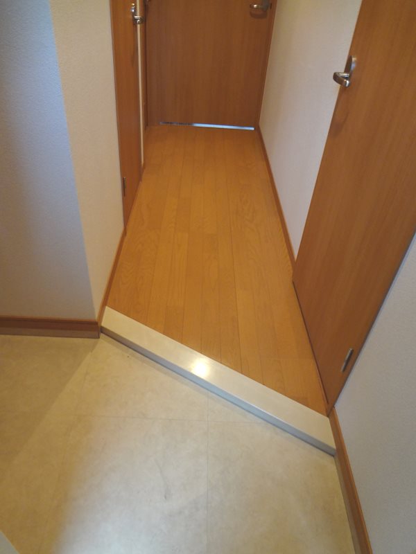 ソレイユ六本松 玄関