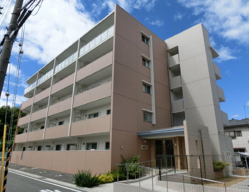 築浅鉄筋コンクリートマンション！高級感を感じるマンションで家族生活いかがでしょうか♪