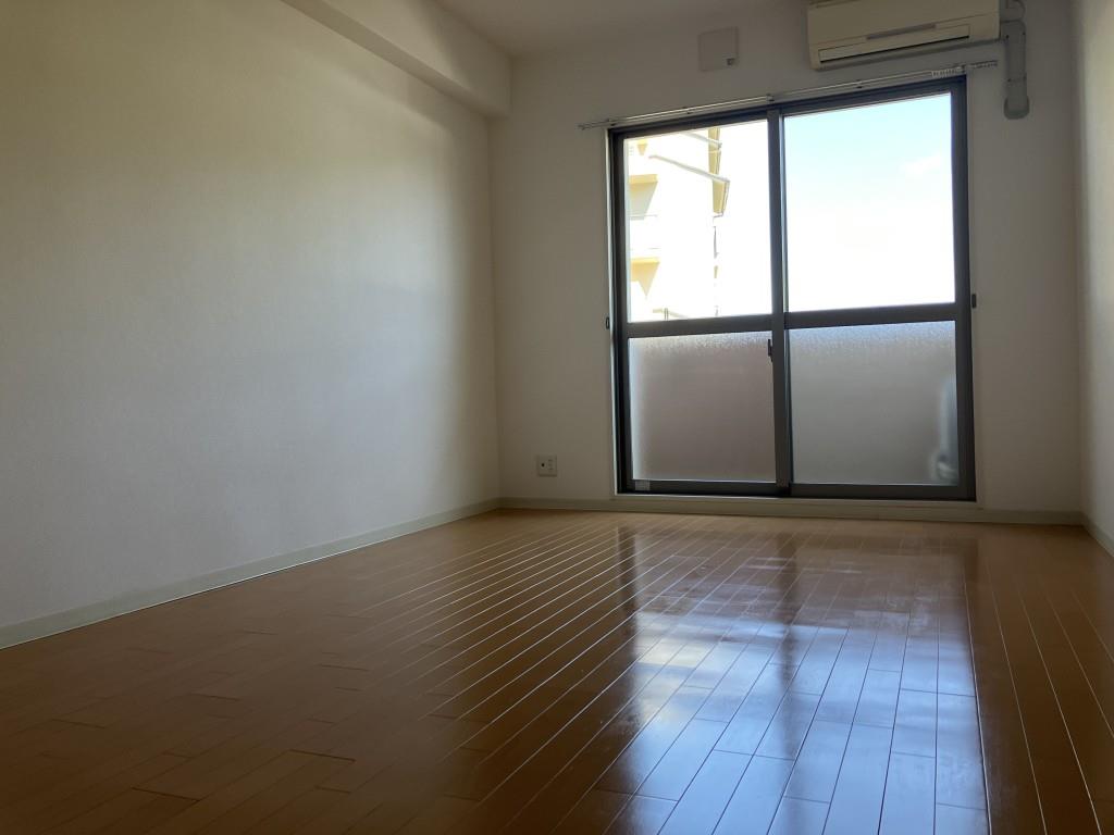 ツルトスコ南落合 リビング