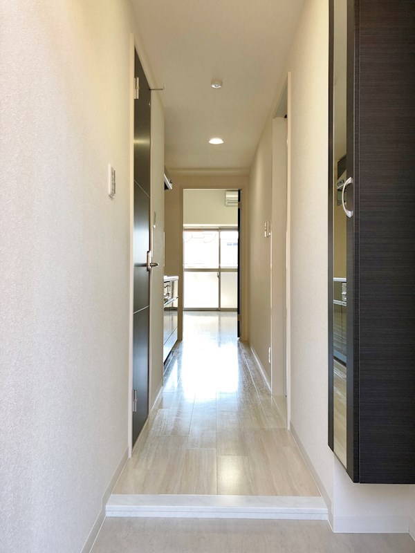 トレヴィ高岳 玄関