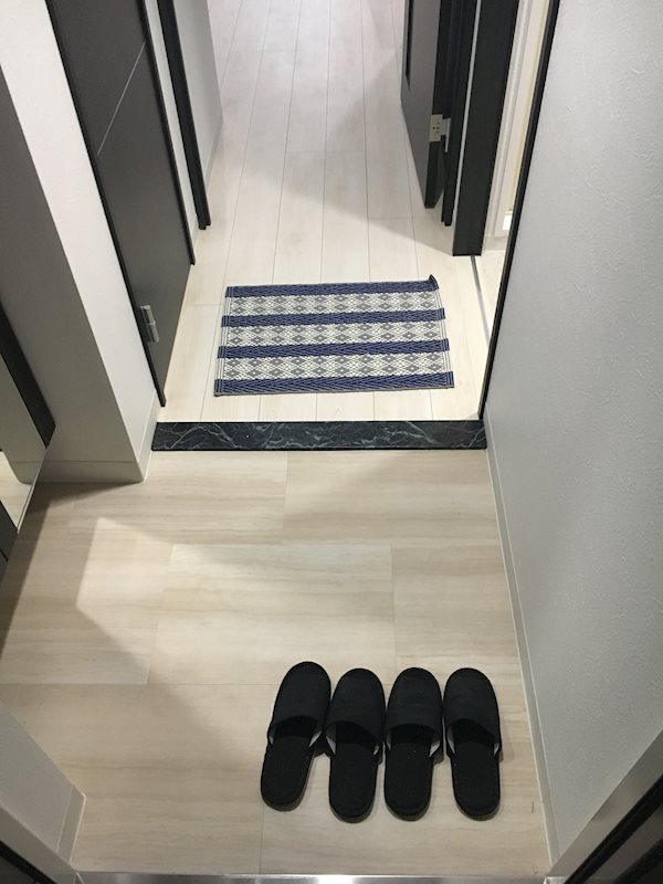 レトワール清水 玄関