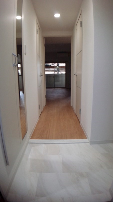 ボスコ ボブ ビルディング 玄関