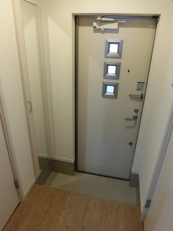 トレンヴィラ北摂 玄関