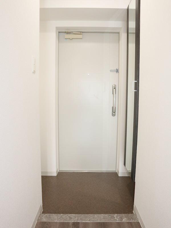 アクアエテルナ泉 玄関