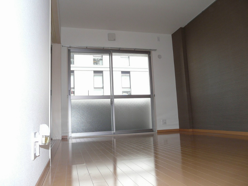 TOMODOAL 北梅田 リビング