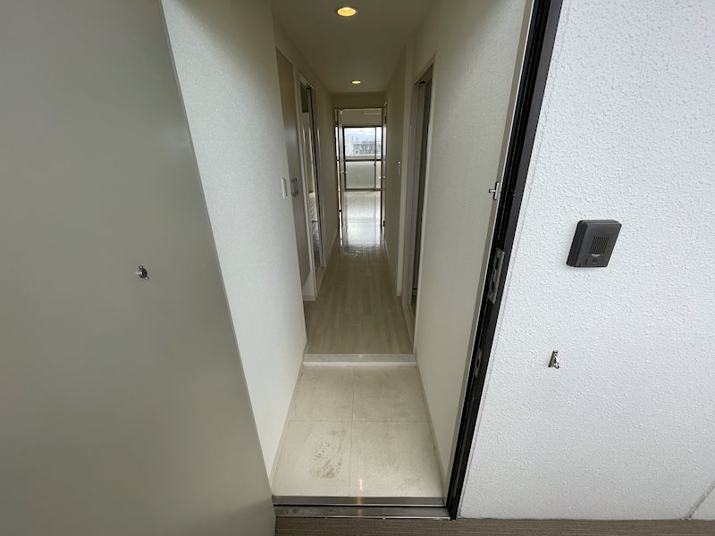 プレメント豊中 玄関