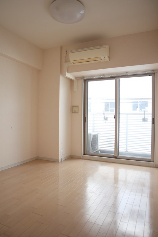 ロイヤルレジデンス北梅田 リビング