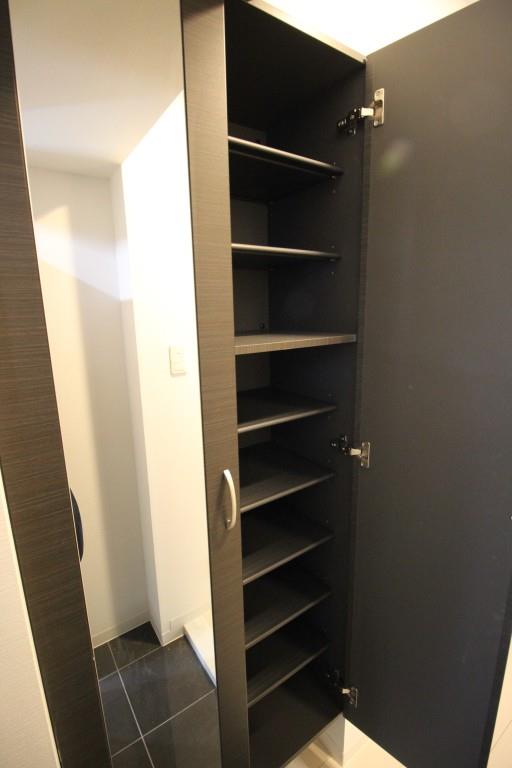 メグリオ住吉 玄関