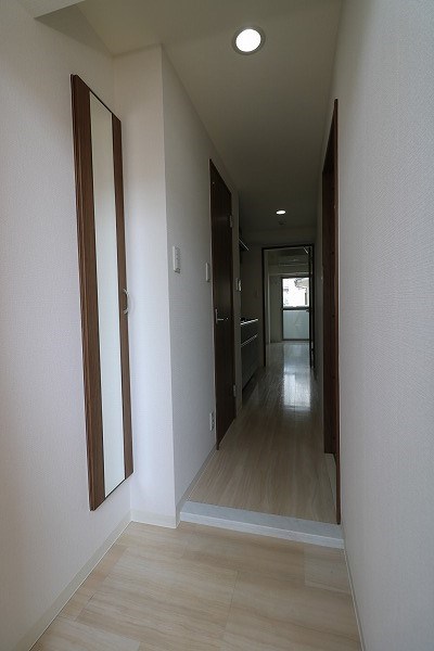 ジョイフルスクエア二条 玄関