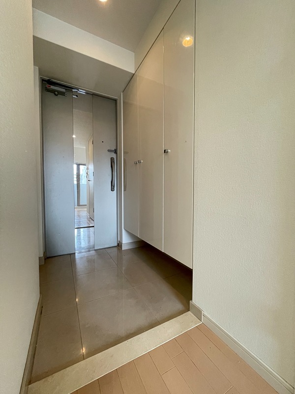 セイワパレス 京橋コルティーレ 玄関