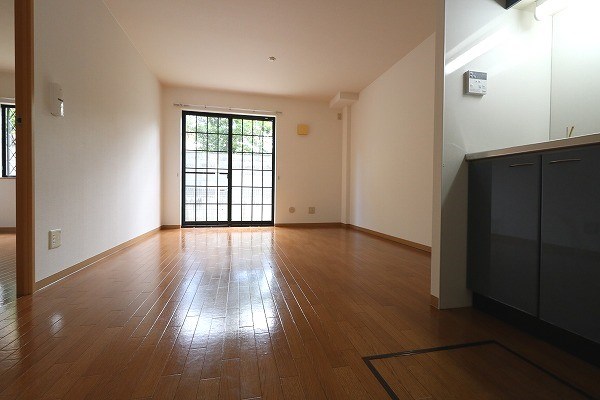 アザレアスクエア リビング