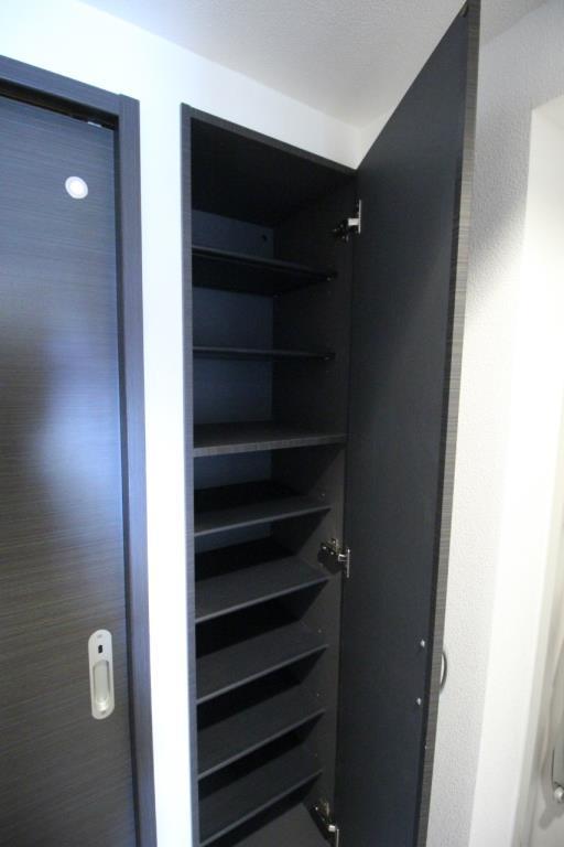 ラ メゾン オンズ 玄関