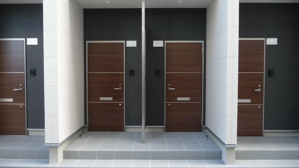 マユメゾン 玄関